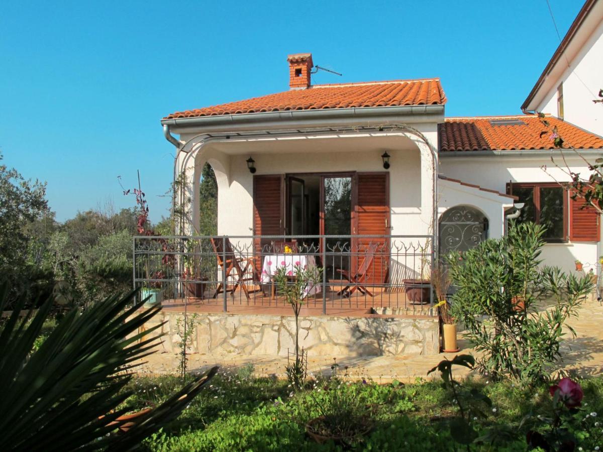 Holiday home Ema - Pul418 By Interhome *