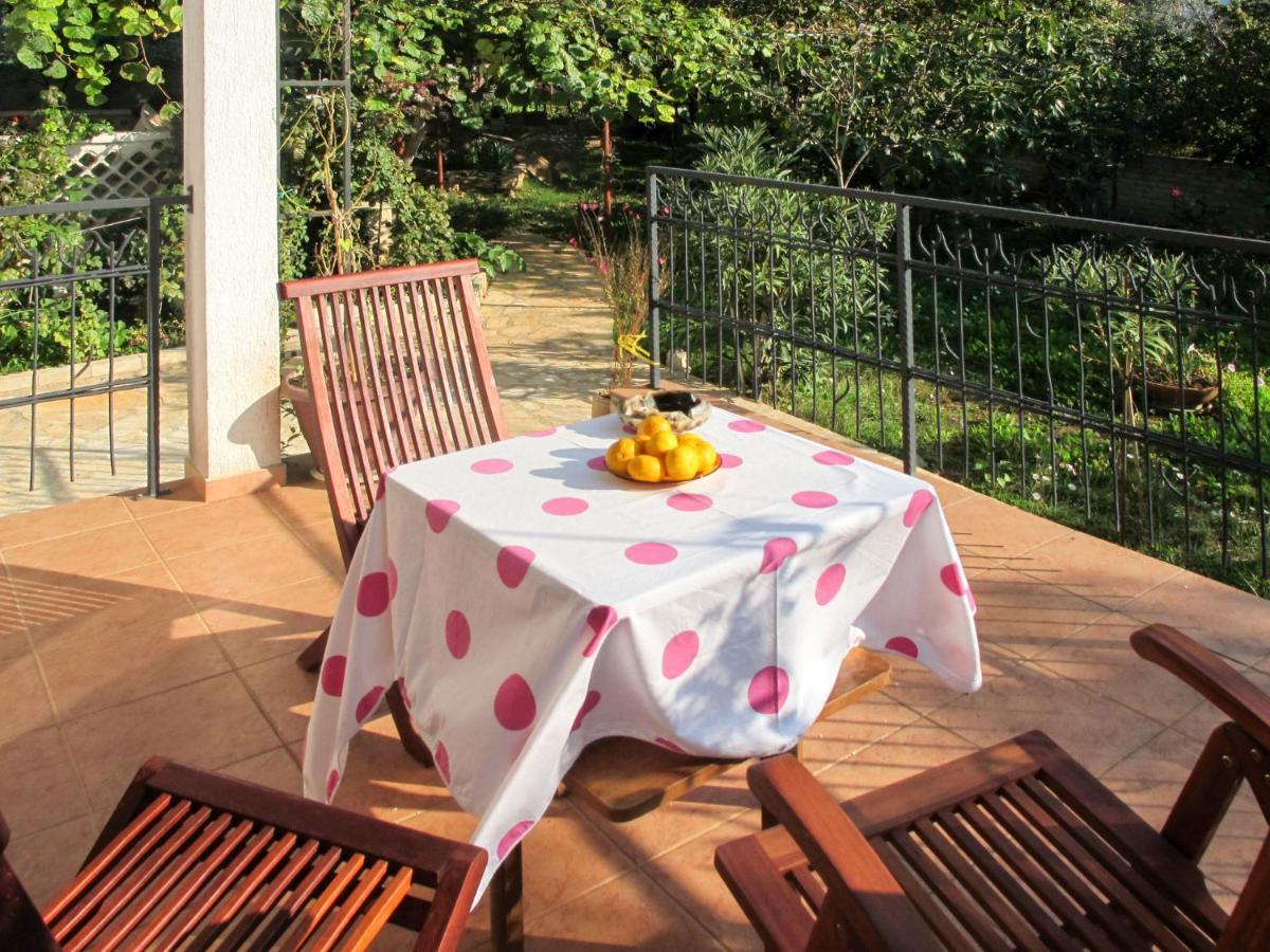 Holiday home Ema - Pul418 By Interhome